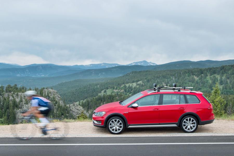  Volkswagen Golf Alltrack (Typ 5G) 2017 года  (NA) (фото 48 из 73)